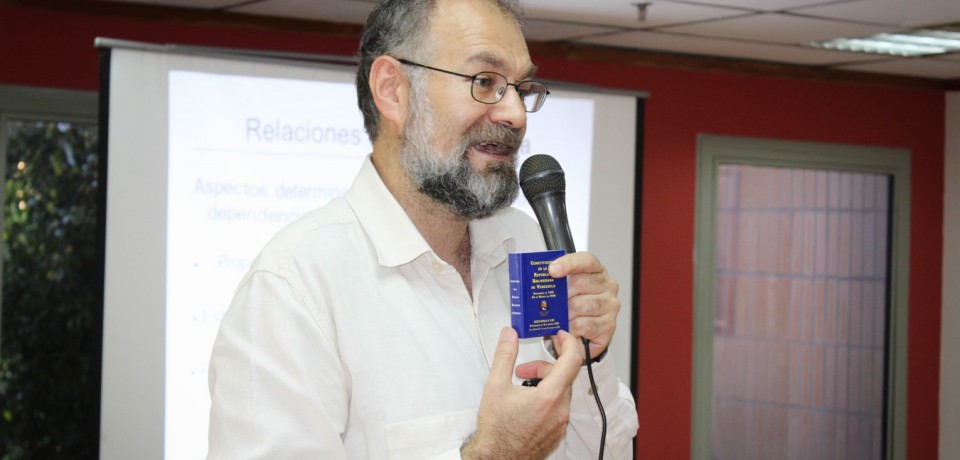 Ciclo de Conferencias #ConstituyentealDía: “Los Medicamentos y la Estafa al Pueblo”